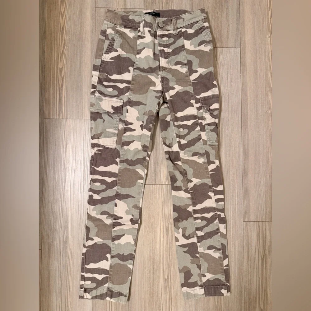 J. Crew Vintage Straight Cargo Pants in Camo Women’s size 25